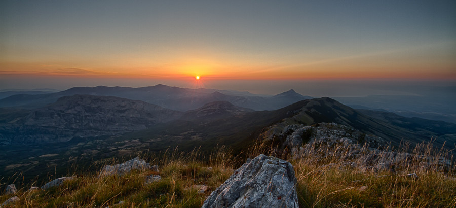 Alba sulla via dell'Infinito