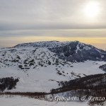 I colori caldi del primo mattino riscaldano i piani di Pollino