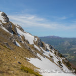 Il canale SO di Monte Pollino e sullo sfondo i monti di Orsomarso
