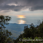 Il sole si rispecchia sul Tirreno