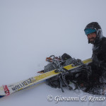 Al riparo dal vento in una conca appena sotto la vetta di Monte Pollino