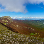 Dalla Cresta Est di Serra Dolcedorme verso Serra delle Ciavole e le grandi Timpe