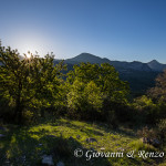 Il sole si affaccia dalle montagne