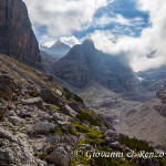 Cima Sella e Castelletto Superiore avvolti nella nebbia a sinistra della bocca del Tuckett