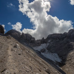 La vedretta d'Agola dominata dalla Cima d'Ambiez e dalla Cima d'Agola divise dalla Bocchetta d'Agola