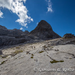Il rifugio XII Apostoli e l'omonima Cima